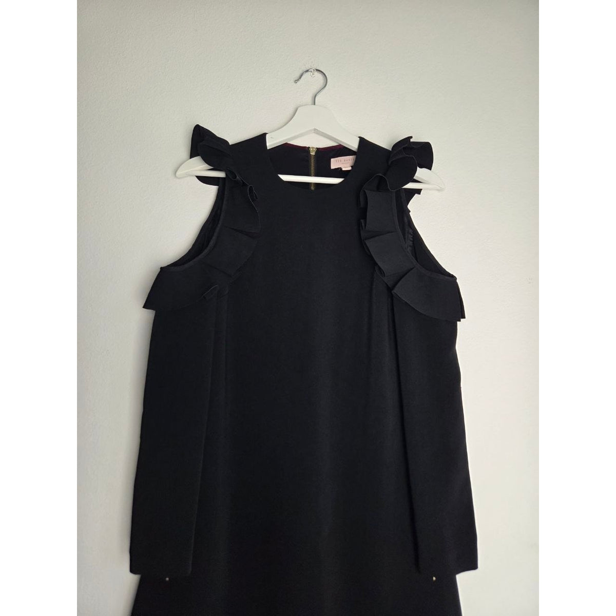 Ted Baker Siiara Black Cold Shoulder Dress 2 XS Mini Ruffle Long Sleeves Pockets