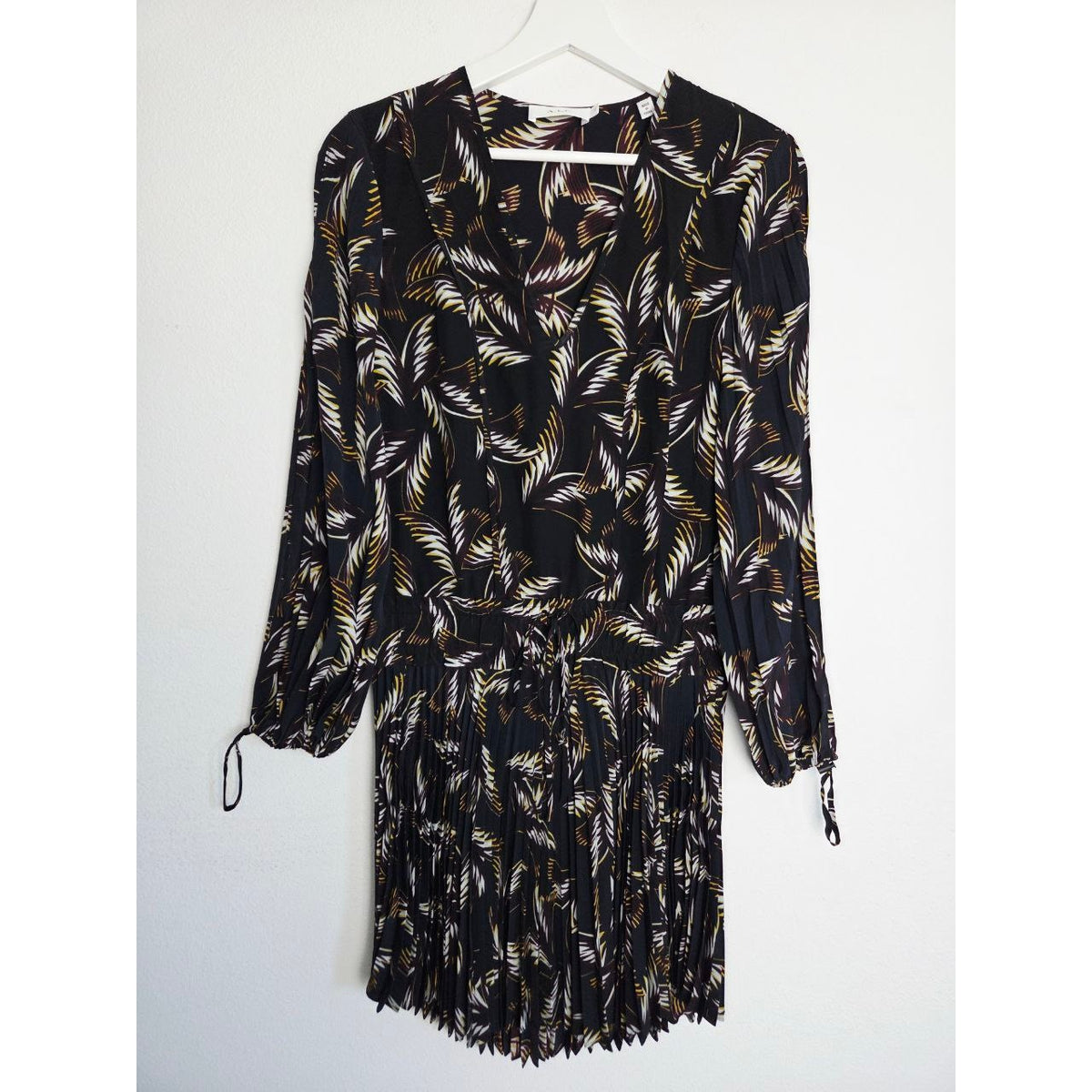 A.L.C. Silk Dress 0 XS Small Rory Accordion Pleated Skirt Long Slit Sleeves