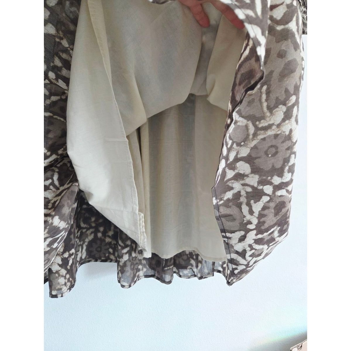 Interior lining of Frances Hart Maxine floral maternity dress