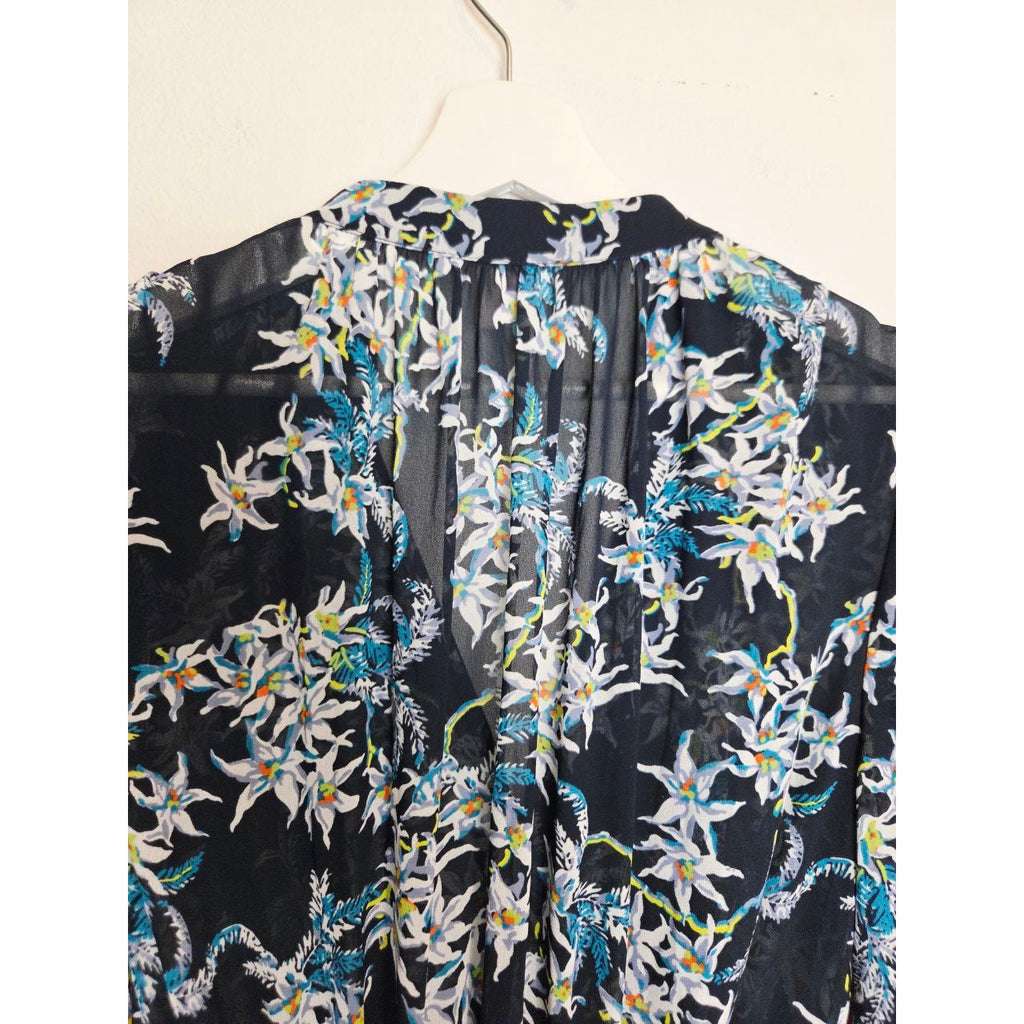 Back neckline and pleats of Cinq à Sept Lyra navy floral mini dress