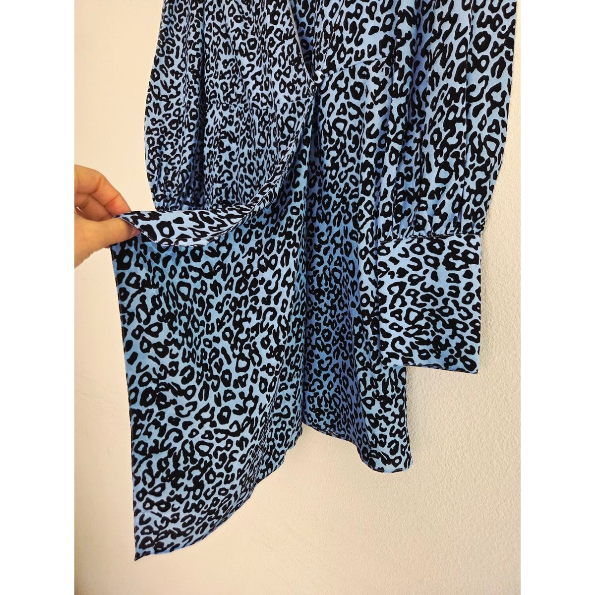 Les Reveries Silk Wrap Dress 2 Blue Leopard 100% Silk Mini Made in USA